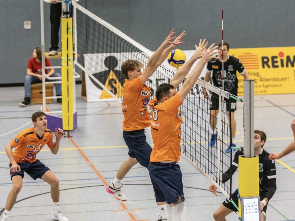 Bildautor: Fabian Bartsch/fab Bildunterschrift: Willensstarke Mühldorfer gewinnen nach 0:2 Rückstand.