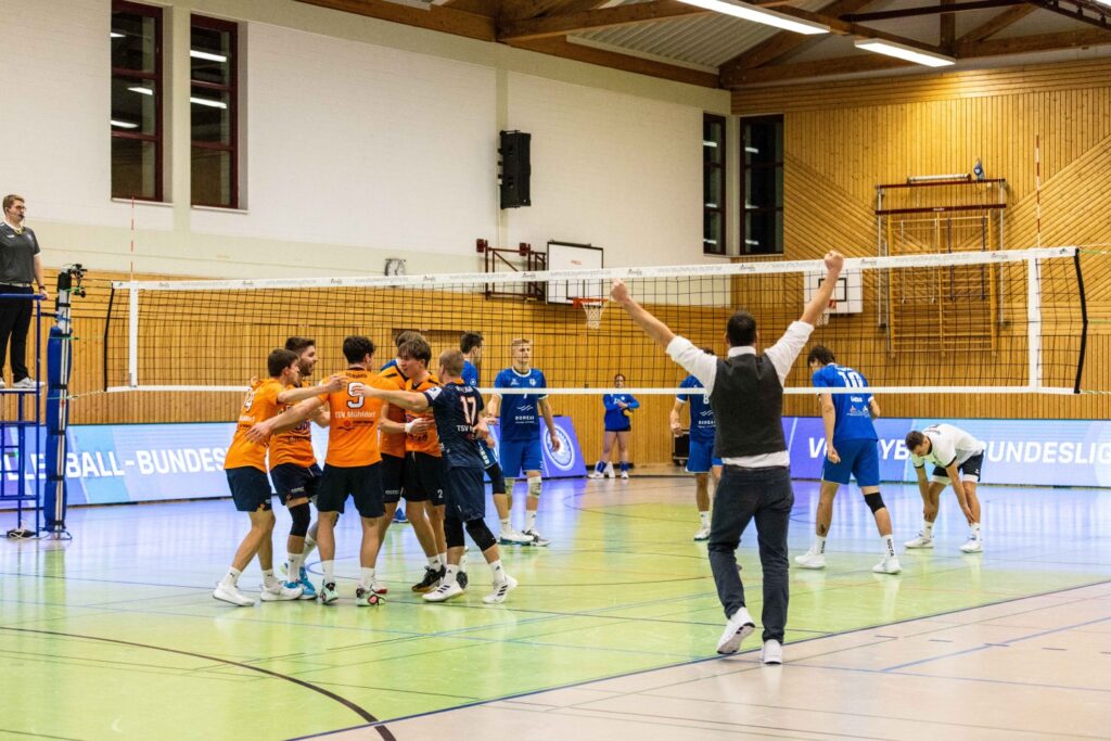 Ob der TSV Mühldorf wieder etwas zu jubeln hat wird sich zeigen. Bildautor: fab/ Fabian Bartsch