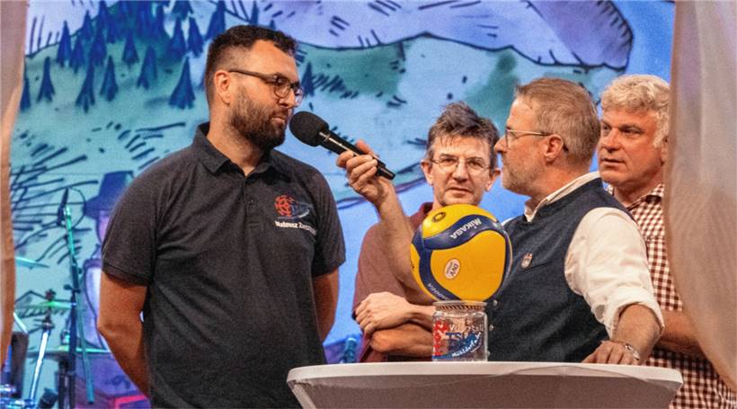 Mateusz Zarczynski bei der Mannschaftsvorstellung. Der Familienvater aus Polen hat in Mühldorf einen Zweijahresvertrag unterschrieben.